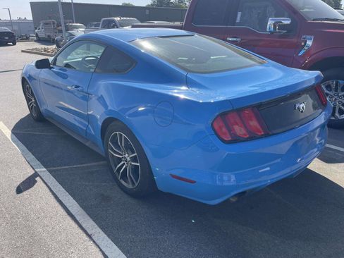 Used 2017 Ford Mustang Coupe image 7