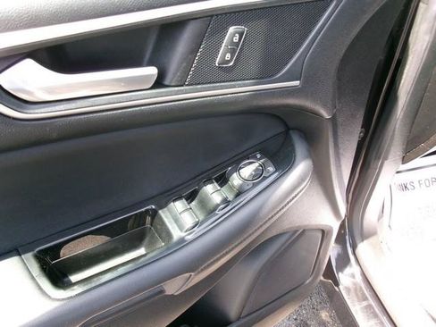 Used 2018 Ford Edge SEL w/ Equipment Group 201A AWD/4WD image 7