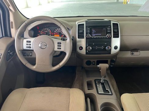 Used 2016 Nissan Frontier SV RWD image 12