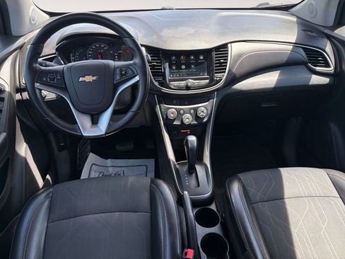 Used 2019 Chevrolet Trax LT w/ Driver Confidence Package AWD/4WD image 10