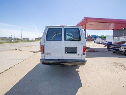 Used 2004 Ford E-350 and Econoline 350 Extended Super Duty RWD image 7