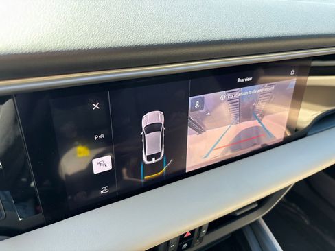 Used 2025 Porsche Macan Electric RWD image 30