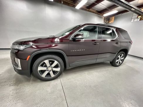 Certified 2023 Chevrolet Traverse LT w/ LT Premium Package AWD/4WD image 5