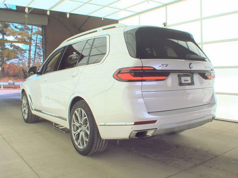 Used 2025 BMW X7 xDrive40i image 2