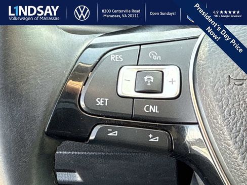 Used 2018 Volkswagen Passat 2.0T SEL Premium image 21