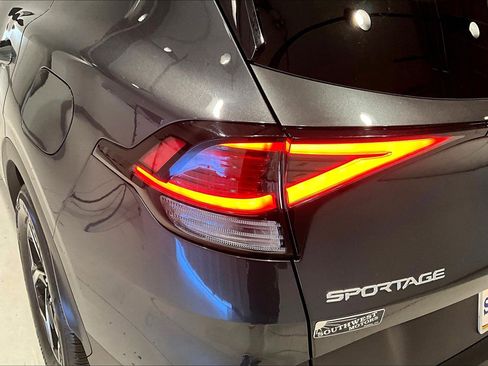 Used 2024 Kia Sportage LX image 23