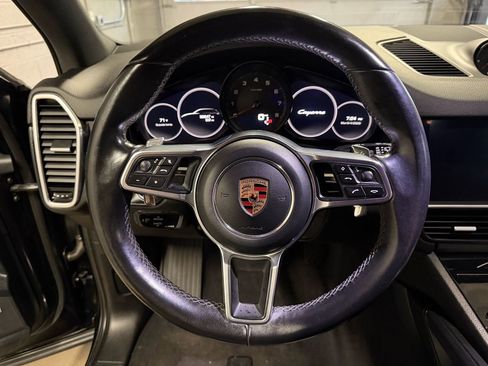 Used 2019 Porsche Cayenne AWD/4WD image 12