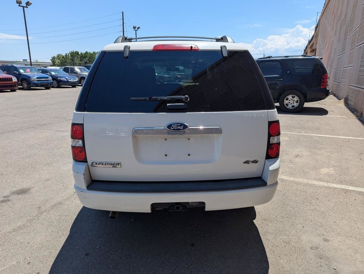 Used 2010 Ford Explorer XLT AWD/4WD image 4