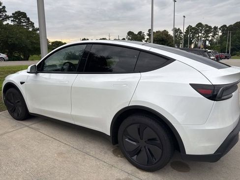 Used 2026 Tesla Model Y Long Range AWD/4WD image 6