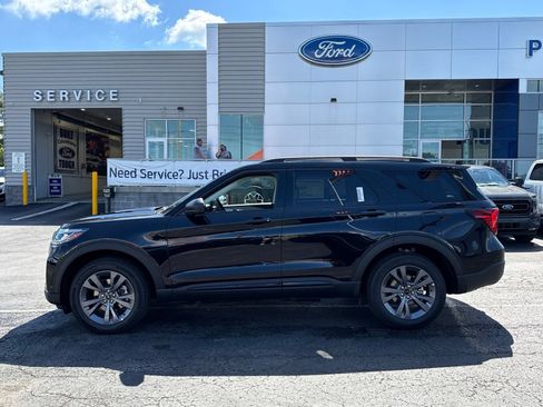New 2026 Ford Explorer Active w/ Active Comfort Package AWD/4WD image 3
