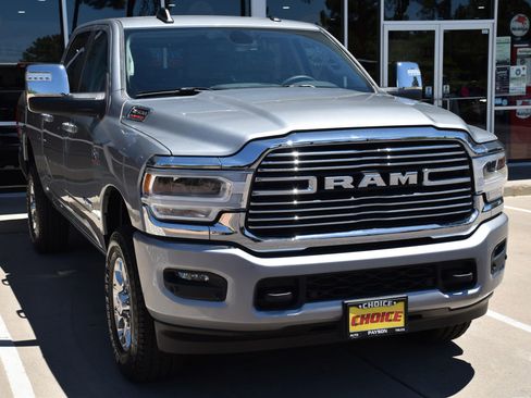 Used 2024 RAM 2500 Laramie AWD/4WD image 9