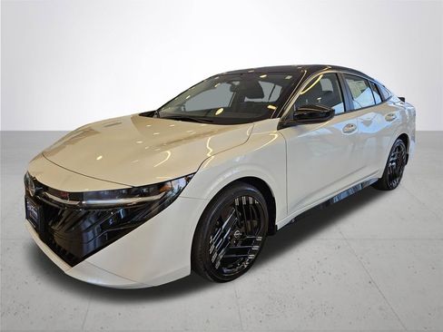 New 2026 Nissan Sentra SR w/ Floor Mat Package FWD image 2