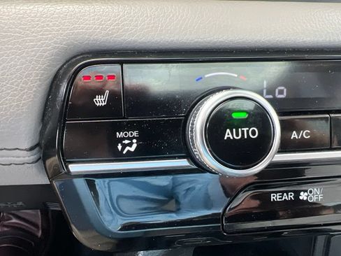 Used 2024 Honda Pilot Touring image 34