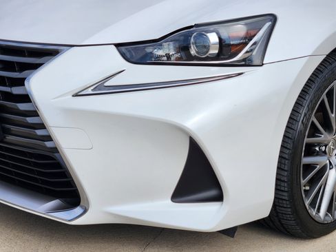 Used 2017 Lexus IS 200t image 6