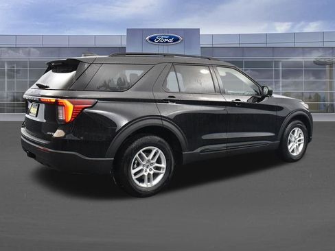 New 2026 Ford Explorer Active image 4