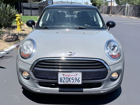 Used 2018 MINI Cooper 2-Door Hardtop w/ Premium Package FWD image 15