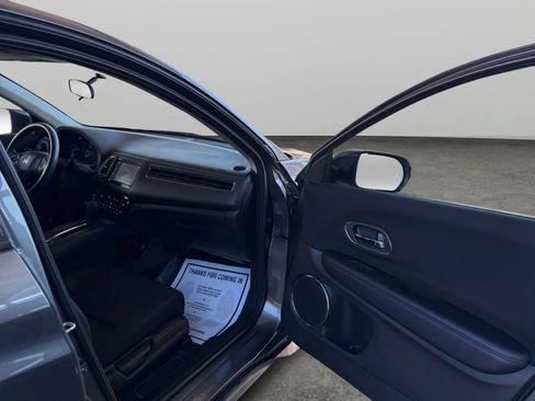 Used 2017 Honda HR-V EX image 19
