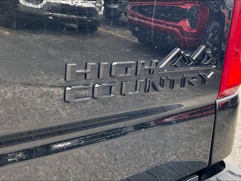 Used 2023 Chevrolet Silverado 1500 High Country w/ High Country Premium Package AWD/4WD image 28