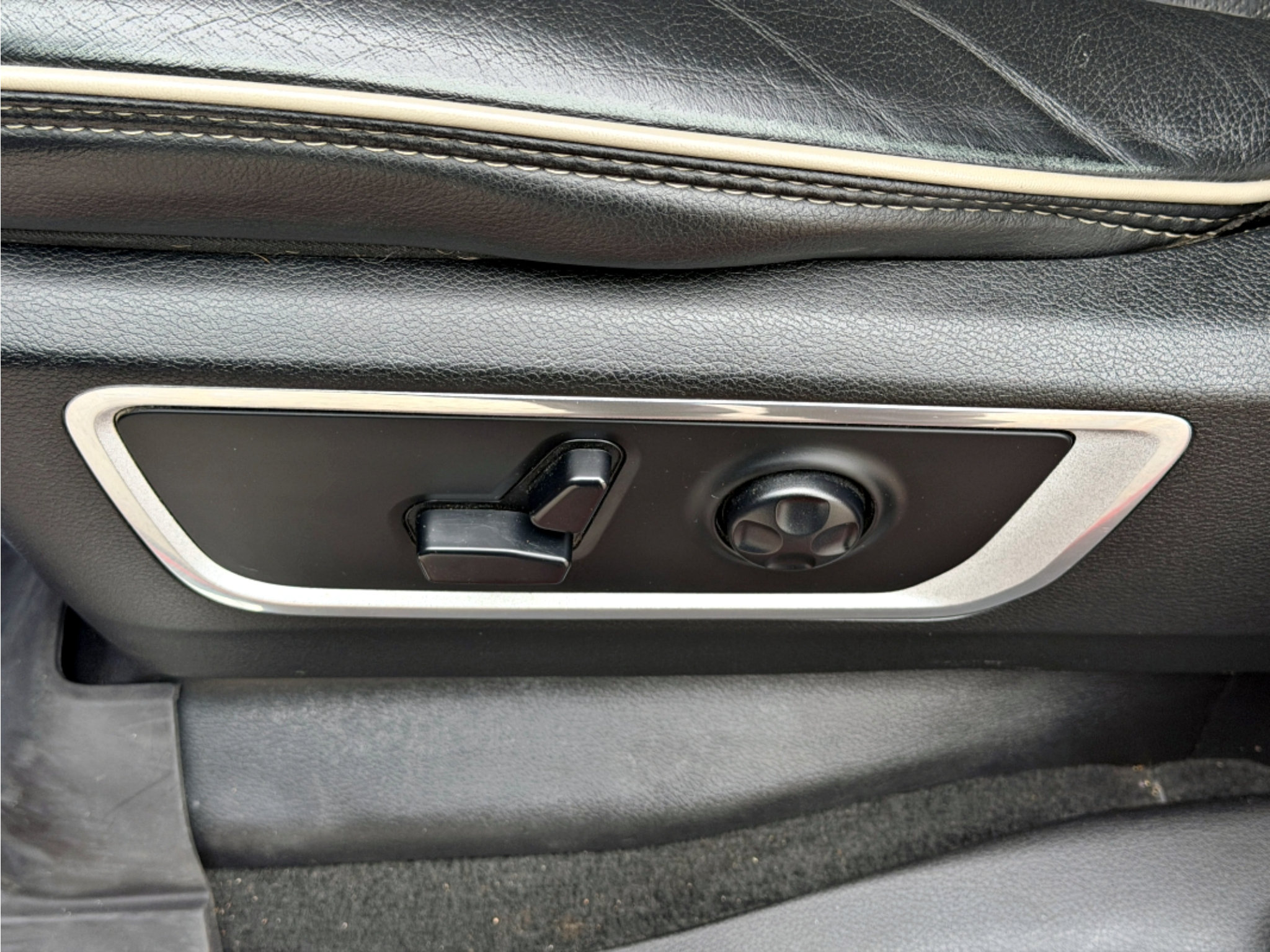 Used 2020 RAM 1500 Laramie AWD/4WD image 12