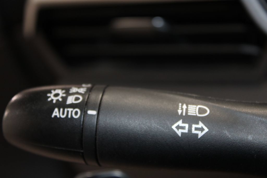 Used 2024 Nissan Altima 2.5 SR FWD image 33