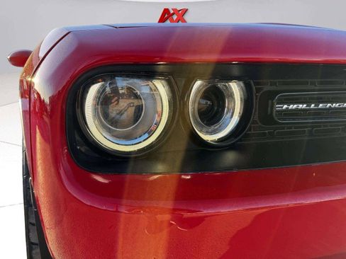 Used 2015 Dodge Challenger SRT image 10