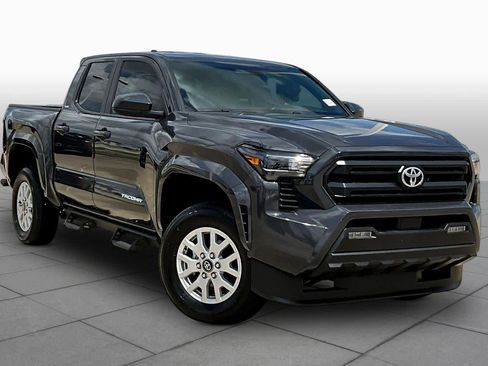 Used 2025 Toyota Tacoma SR5 image 3