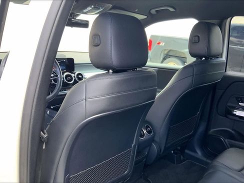 Used 2020 Mercedes-Benz GLB 250 image 12