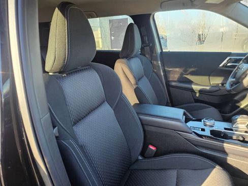 Used 2025 Mitsubishi Outlander ES image 12