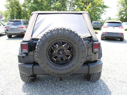 Used 2014 Jeep Wrangler Unlimited Sport w/ Quick Order Package 24S AWD/4WD image 8