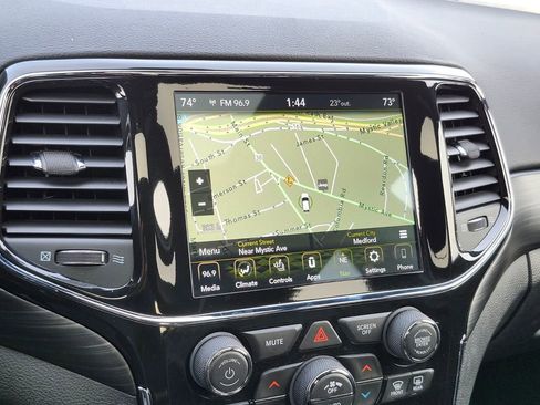 Used 2022 Jeep Grand Cherokee Laredo X image 20