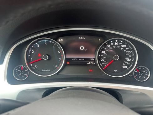 Used 2016 Volkswagen Touareg VR6 image 25