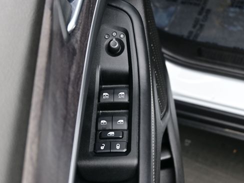 Used 2025 Jeep Grand Cherokee L Limited AWD/4WD image 10