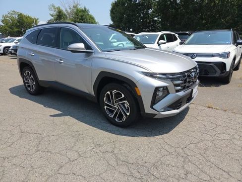Used 2025 Hyundai Tucson Limited AWD/4WD image 2
