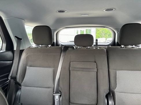 Used 2023 Ford Explorer XLT AWD/4WD image 16