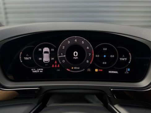 Certified 2024 Porsche Cayenne image 20