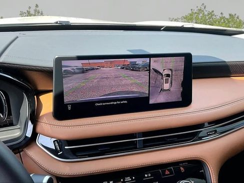 Used 2025 INFINITI QX60 Sensory w/ Cargo Package AWD/4WD image 19