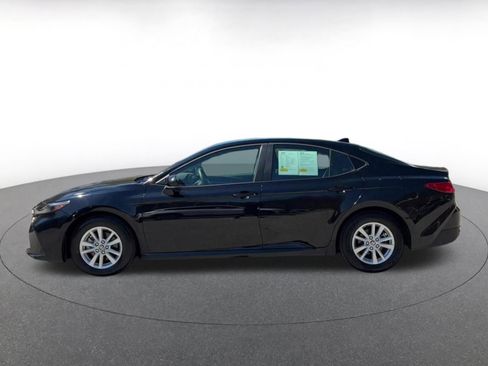 Used 2025 Toyota Camry LE FWD image 9