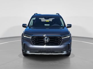 Used 2025 Honda Pilot Touring video 2