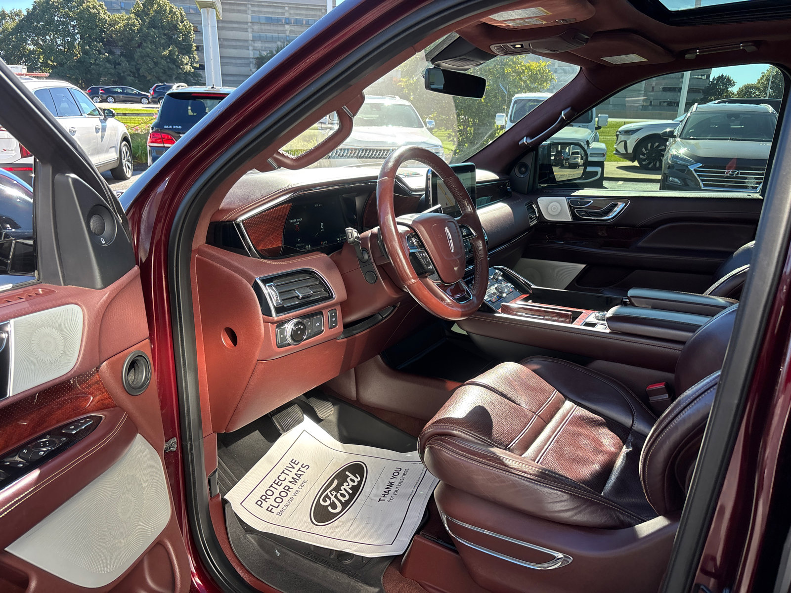 Used 2018 Lincoln Navigator L Black Label w/ Cargo Package AWD/4WD image 23