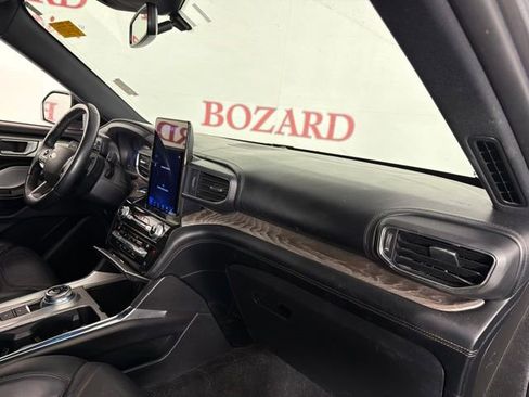 Used 2021 Ford Explorer Platinum w/ Premium Technology Package RWD image 17