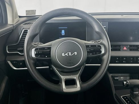 Used 2025 Kia Sportage LX FWD image 17