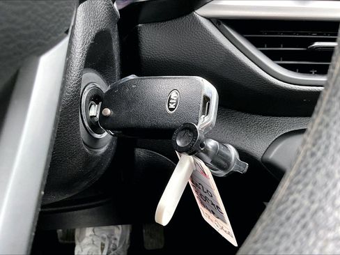 Used 2020 Kia Forte LXS image 11