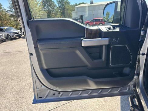 Used 2020 Ford F150 Lariat image 10