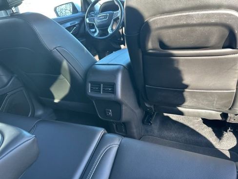 Used 2024 GMC Terrain SLT image 43