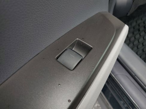 Used 2024 Toyota Camry SE image 13