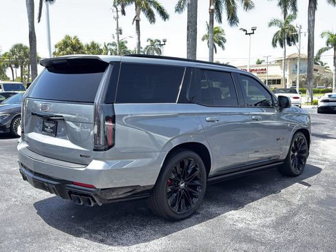 Used 2026 Cadillac Escalade V w/ LPO, ONYX Package AWD/4WD image 4