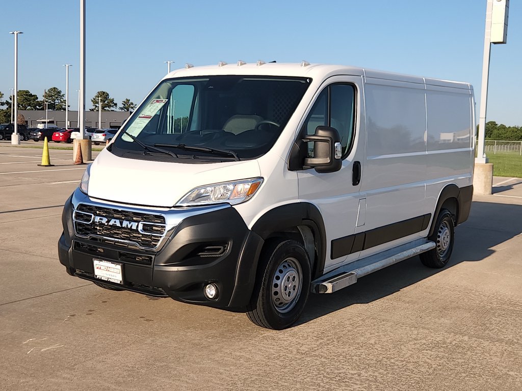 Used 2025 RAM ProMaster 2500 w/ U-Haul Equipment Group FWD image 9