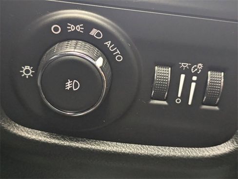 Used 2023 Jeep Grand Cherokee Limited w/ Luxury Tech Group II image 27