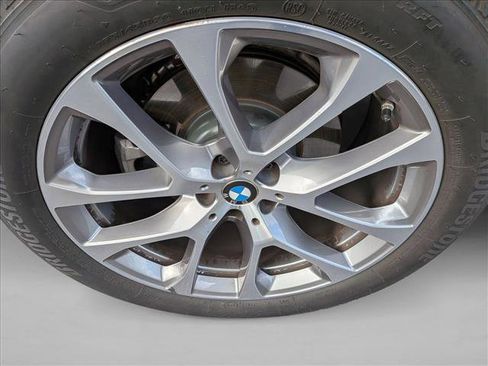 Used 2021 BMW X5 xDrive40i w/ Premium Package image 14
