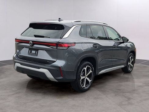 Certified 2026 Volkswagen Tiguan SE AWD/4WD image 4